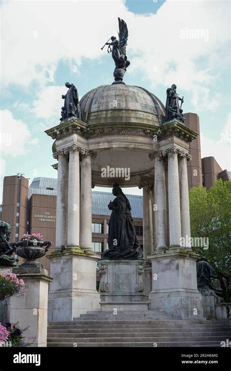 File : Victoria Monument, Derby Square, Liverpool.jpg.